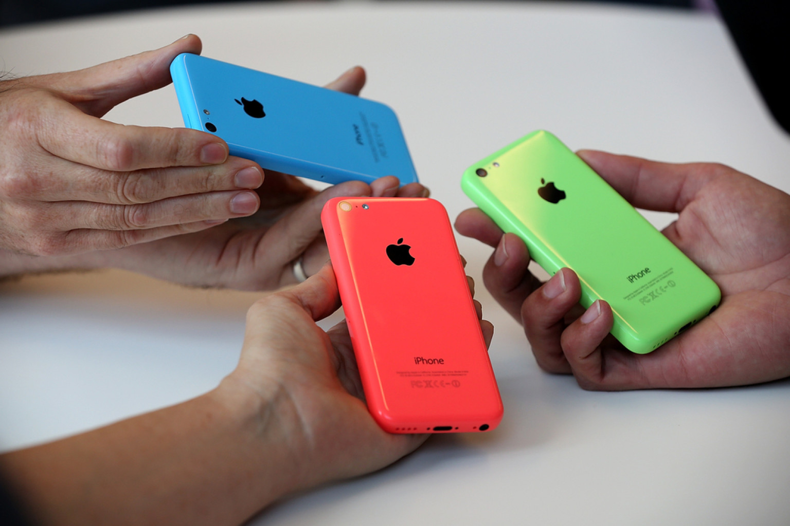 Preorders For The iPhone 5C Begin On Friday | HuffPost