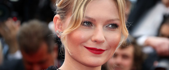 15 Epic Celebrity Nip Slips