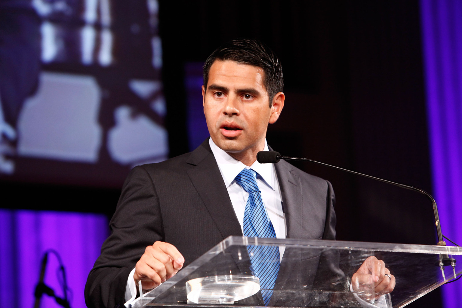 Cesar Conde Resigns As President Of Univision For Big