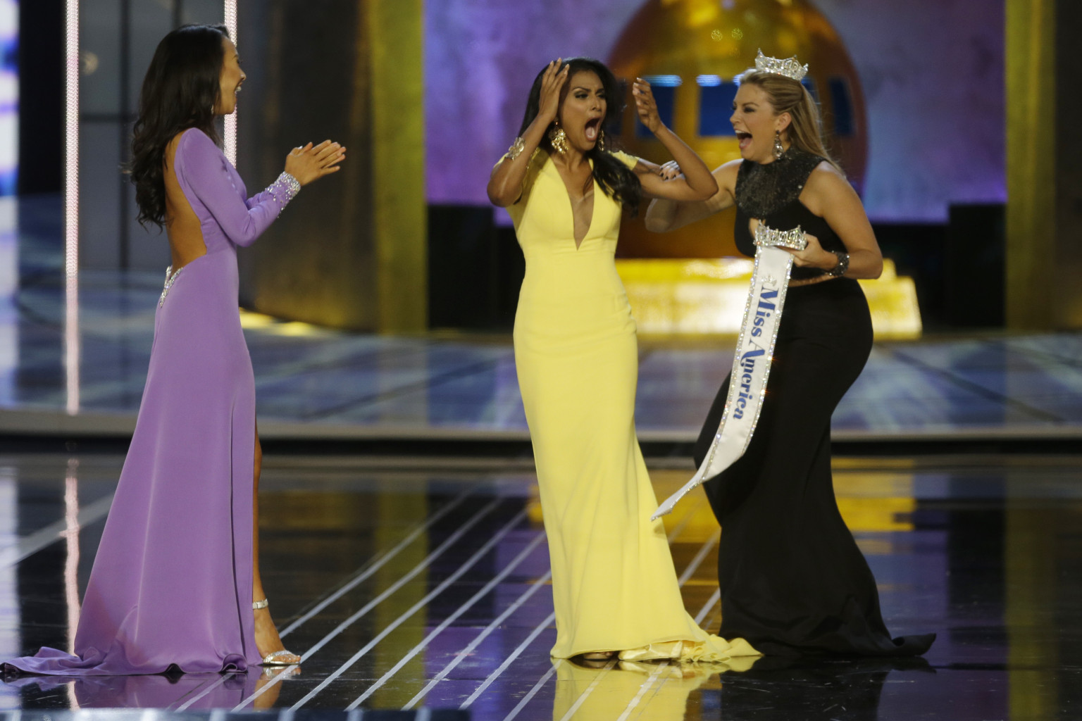 Nina Davuluri Miss New York Wins Miss America Title Photos Huffpost