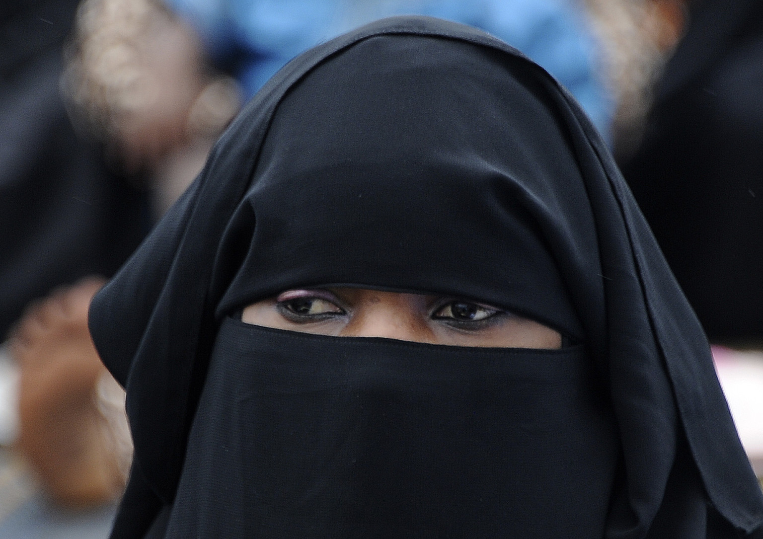 Muslim Full Face Veil Not Appropriate In Classrooms Or Airports Says 