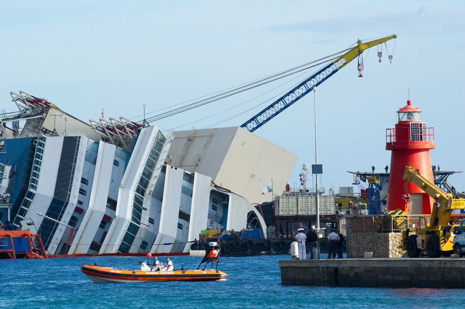Costa Concordia Rescue Operation (LIVE STREAM), (PICTURES) HuffPost UK