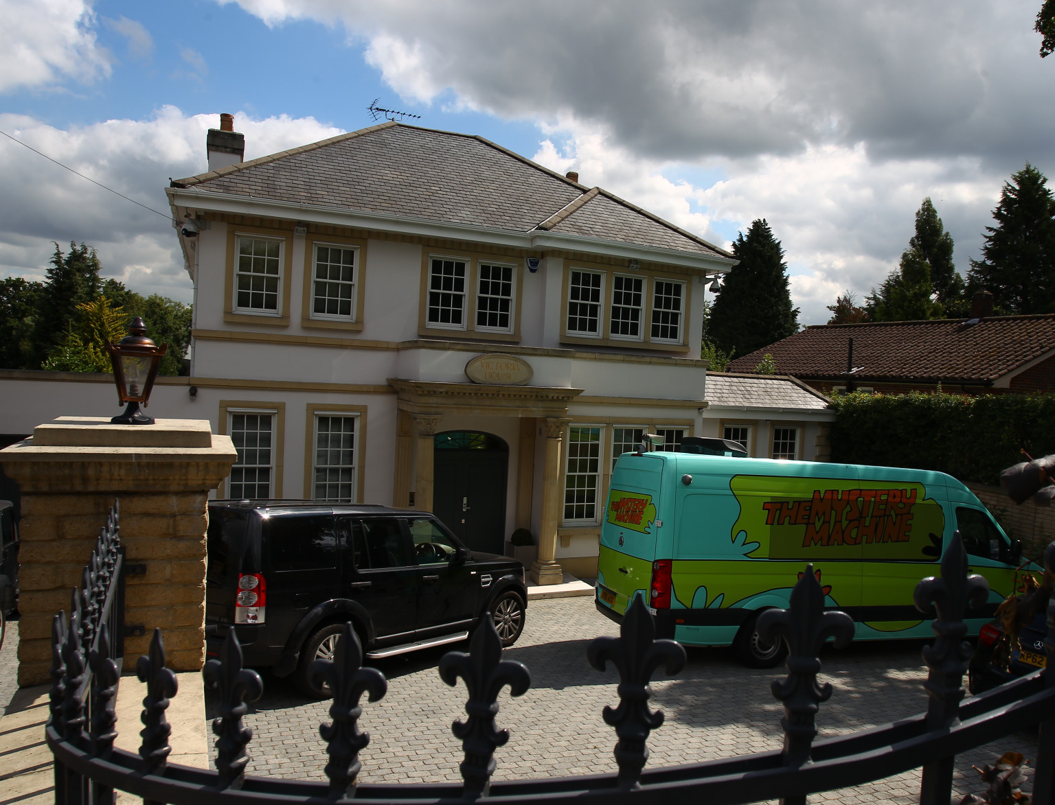 One Direction's Louis Tomlinson Bags Scooby Doo Van (PICTURE) HuffPost UK
