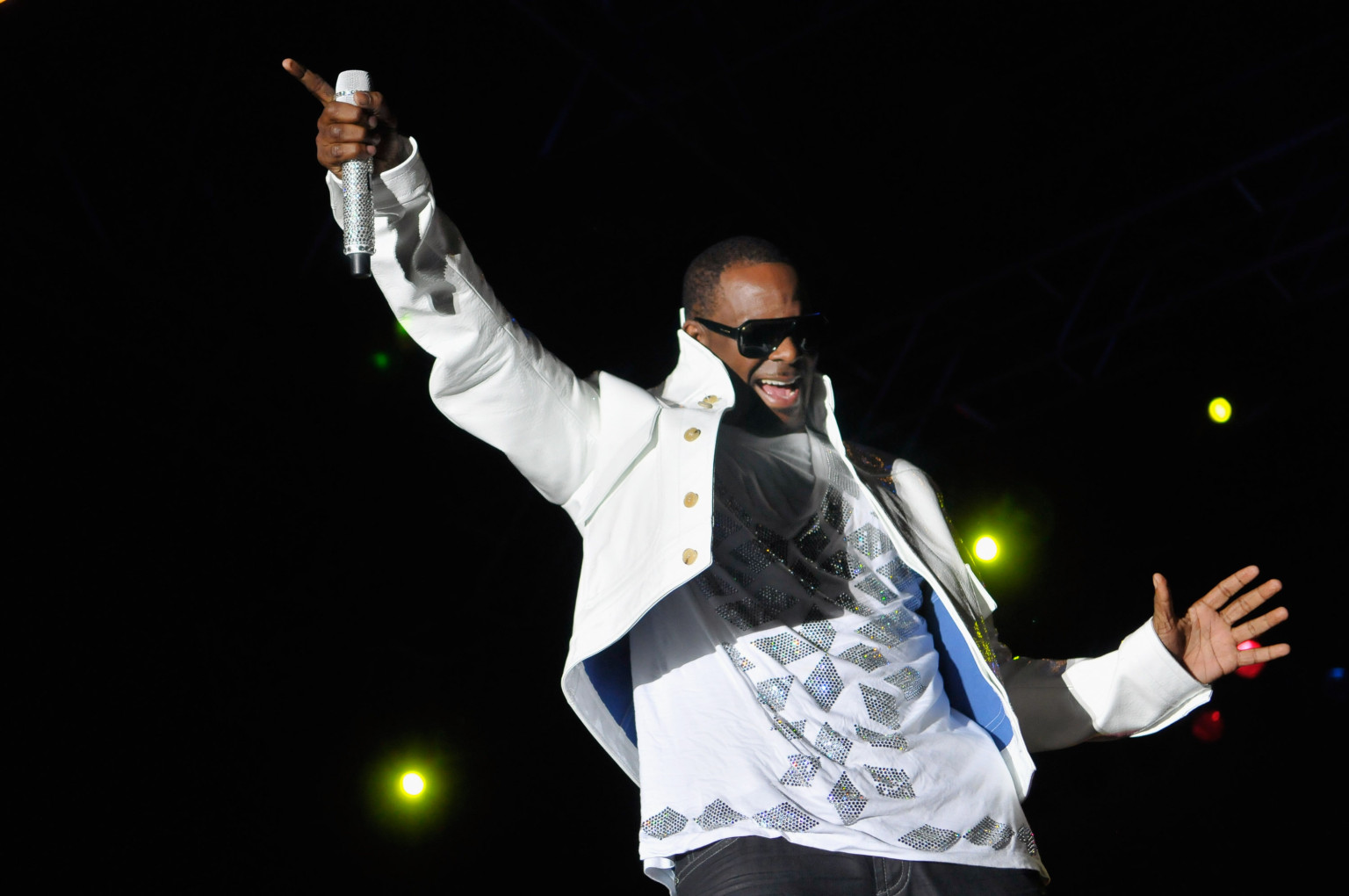 R. Kelly's 'Genius' Track Drops Off Of 'Black Panties' Album HuffPost