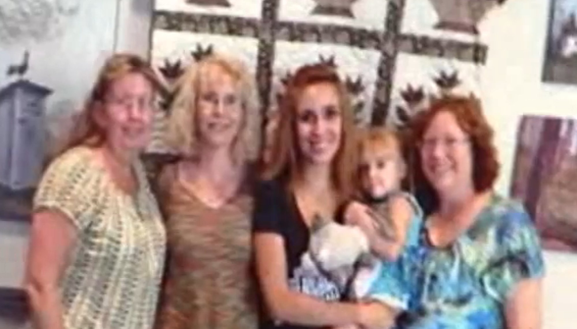 Single Mom Reunited With The Daughter She Gave Up For Adoption 22 Years