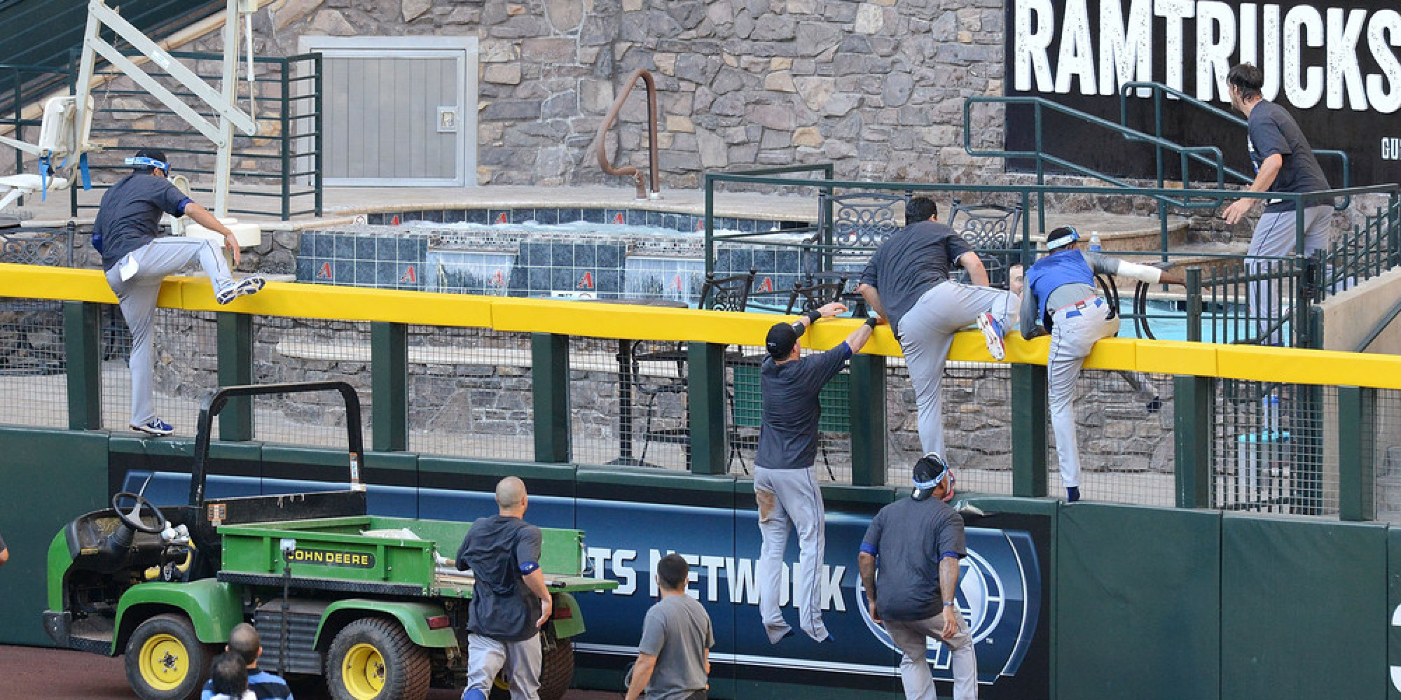 Dodgers Go Swimming In Chase Field Pool DBacks' 2B Calls NL West