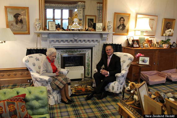 queen balmoral living room