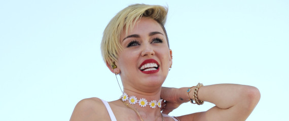 Miley Cyrus Can T Get Into Breaking Bad Thinks Downton