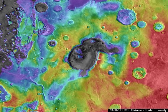 Supervolcanes en antiguas Marte pudo haber rasgado cráteres en la superficie del planeta rojo (VIDEO, FOTOS) O-MARS-VOLCANO-570