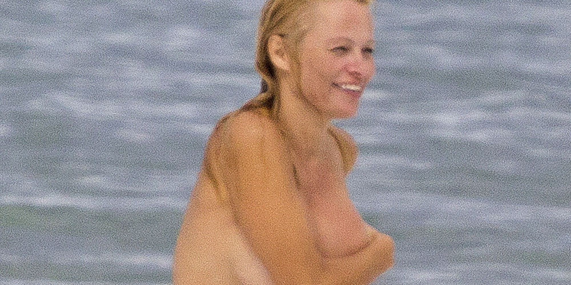 pam anderson at topless beach mom naked self shot pics
