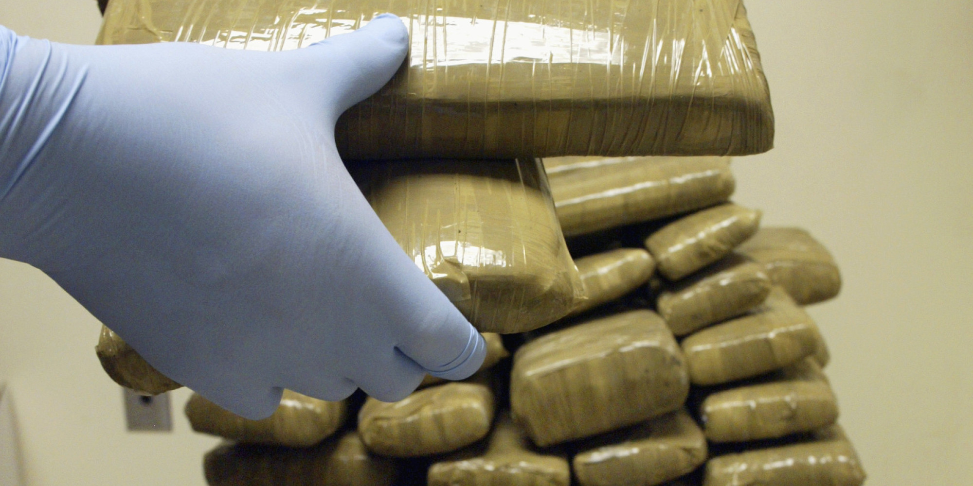 Drug Smugglers Getting Away With It As 649 000 Emails Deleted From 