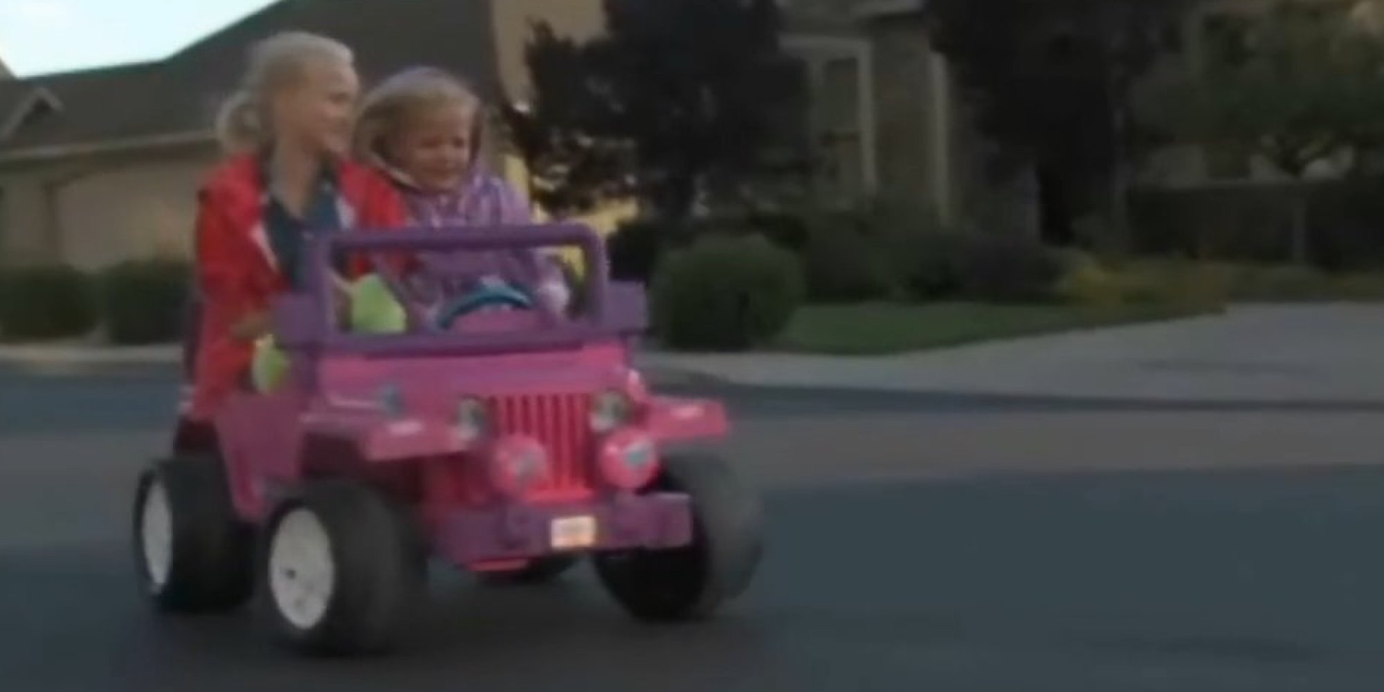 Toy barbie jeep ticketed #2