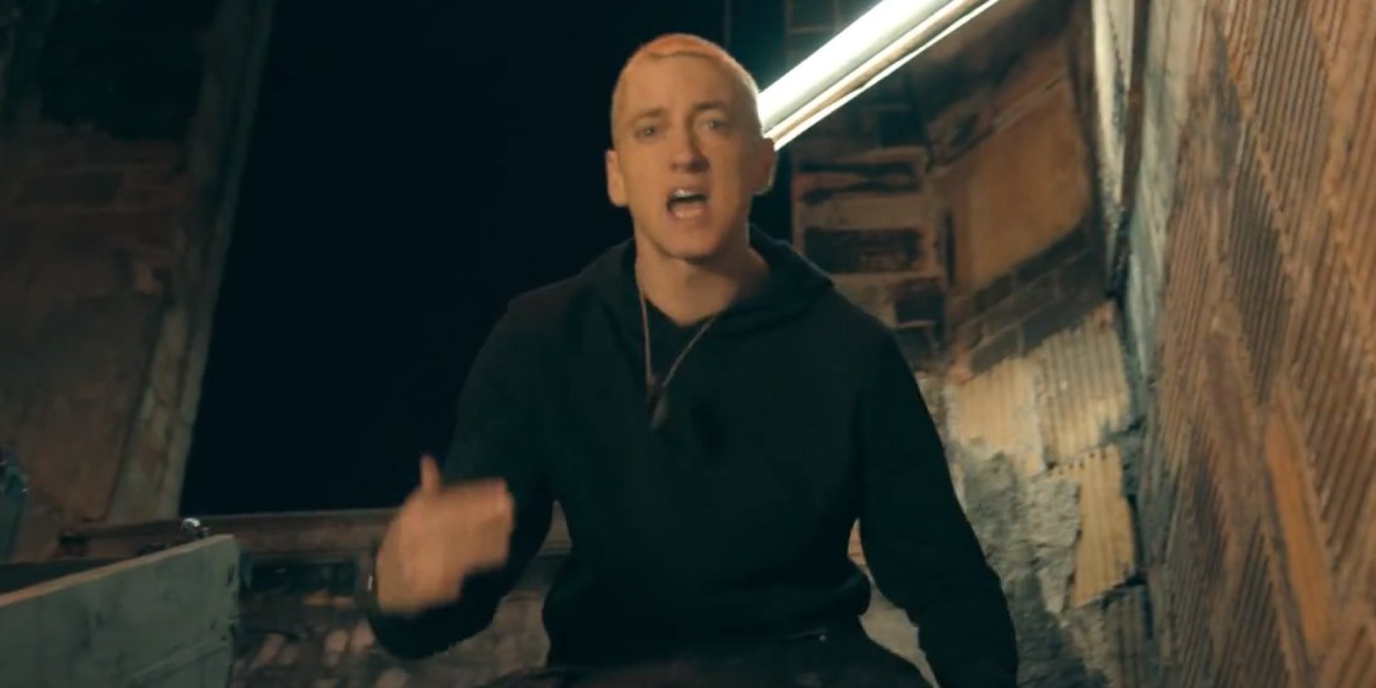 Eminems Survival Video Debuts In Support Of Call Of Duty Huffpost 