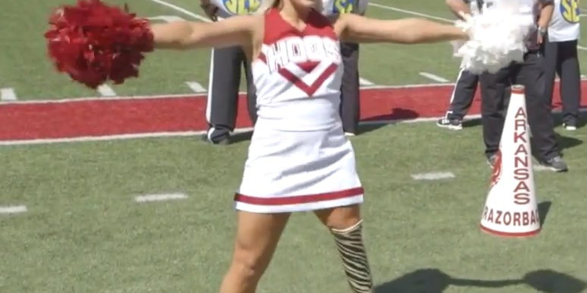 Cheerleader With One Leg Doesn T Let The World Get Her Down Takes Self