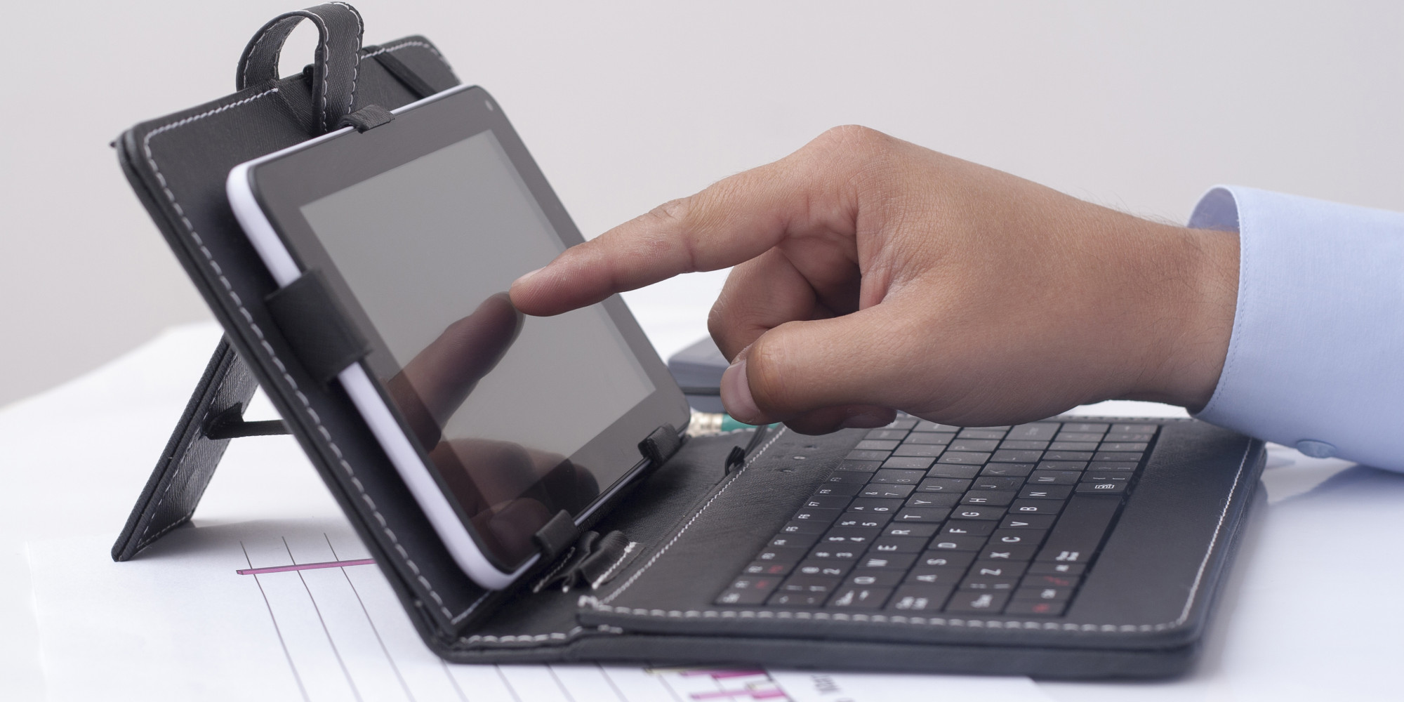 The Delusional Comfort of Dating Apps HuffPost