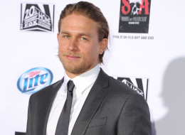 charlie hunnam explains 50 shades of grey 