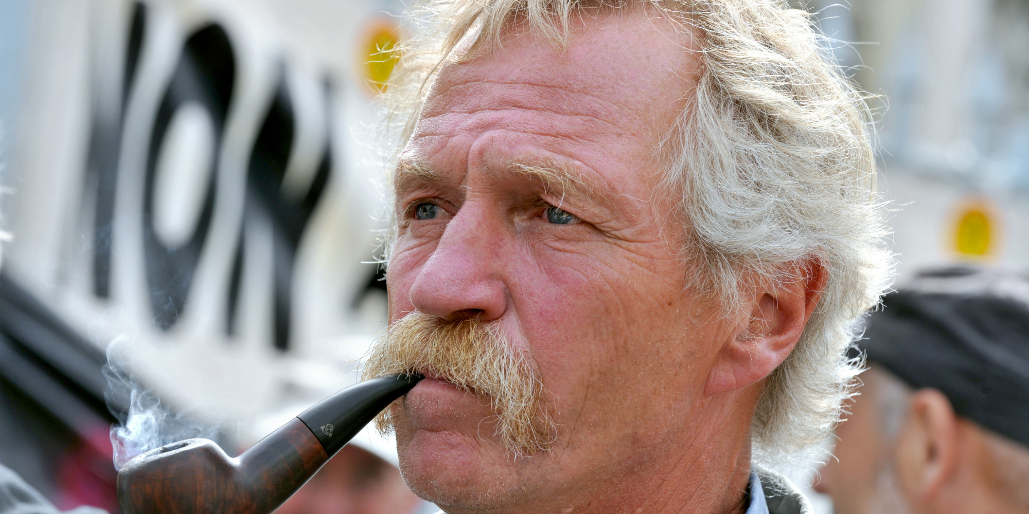 Ecotaxe la reculade de Ayrault est minable le gouvernement doit se