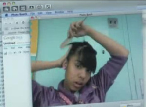 Secondary school students in America share their own photos via laptop illegally