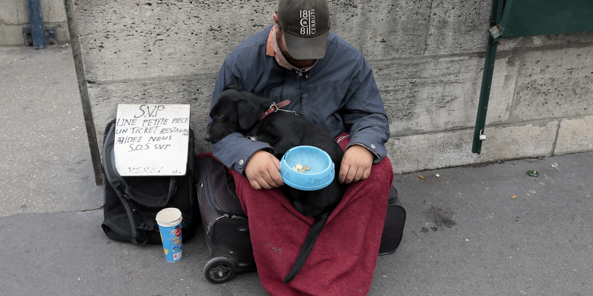 homeless-in-france-tweet-to-illustrate-plight-of-the-poor-huffpost