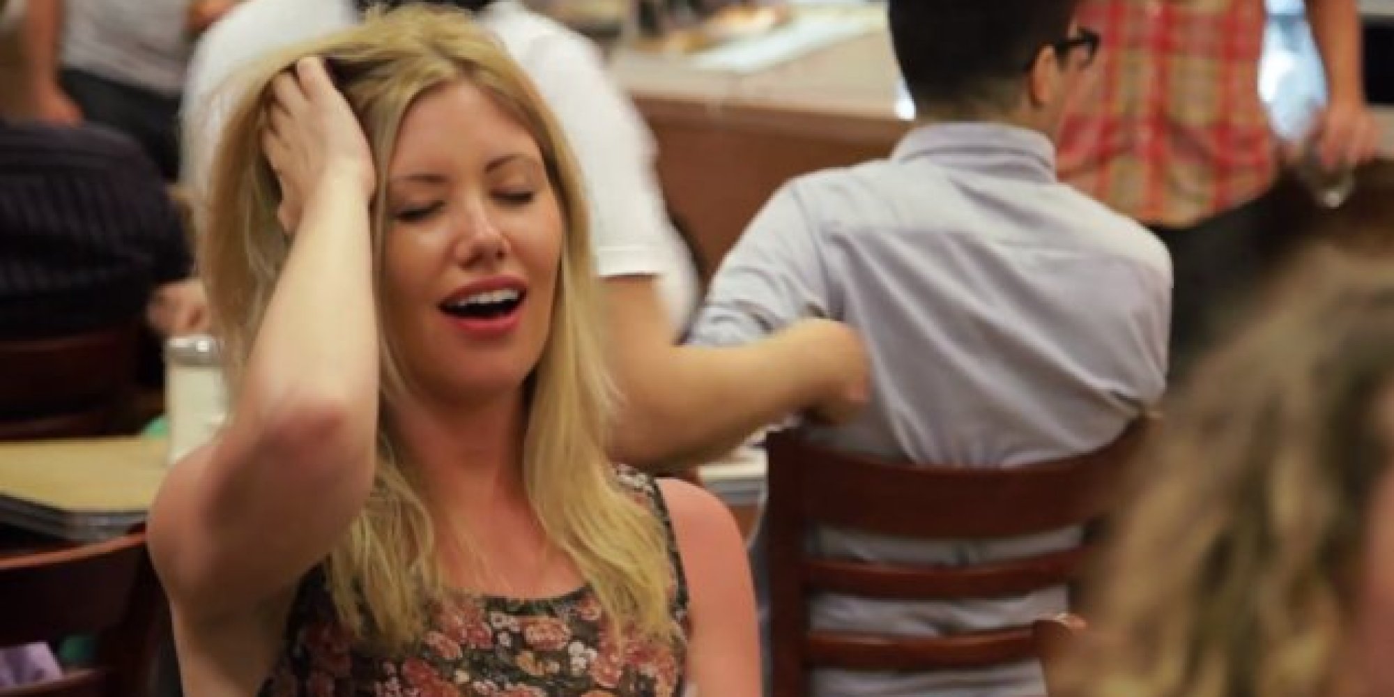 Watch A Restaurant Full Of Women Reenact That Scene From When Harry