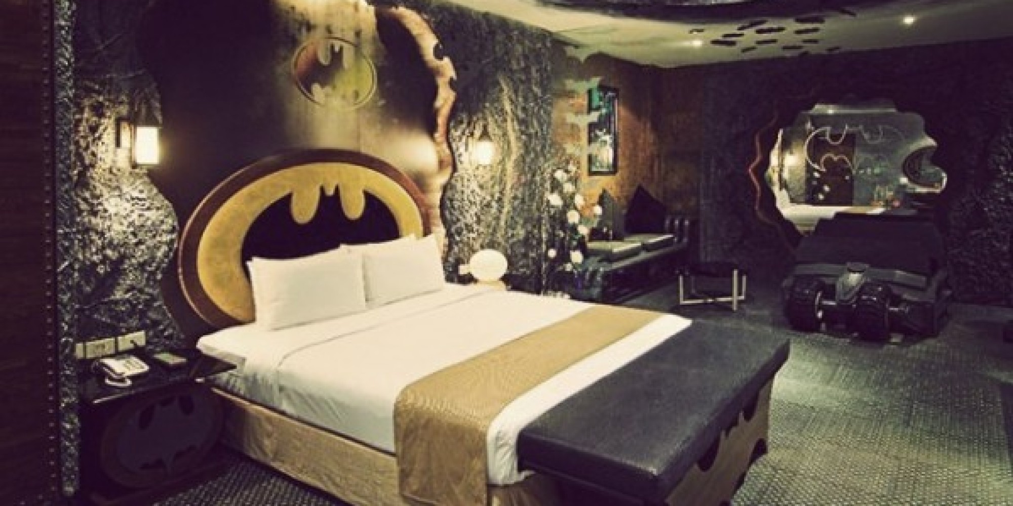 Risultati immagini per hotel batman