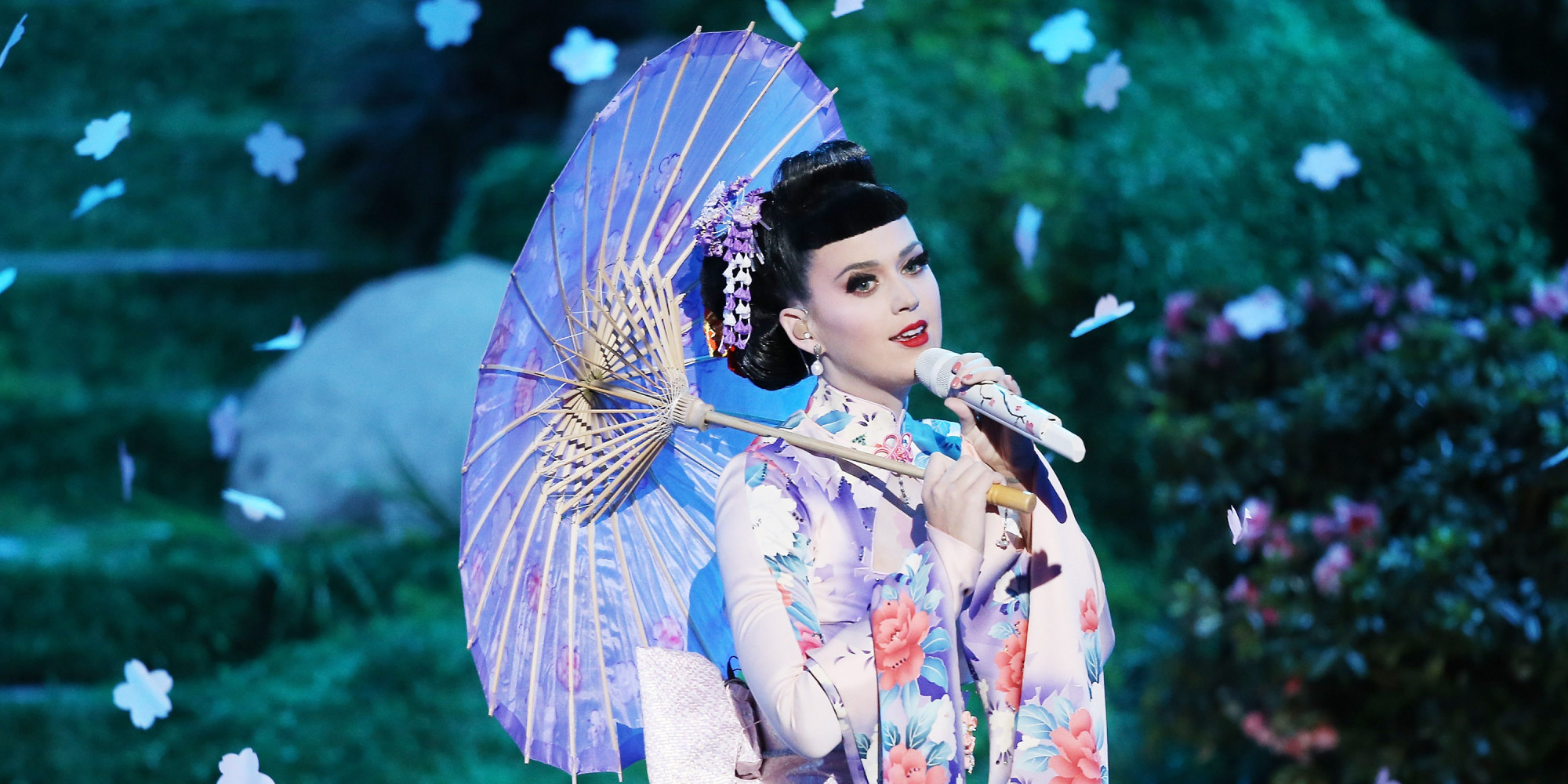 Katy Perry performing as a geisha at the 2013 American Music Awards