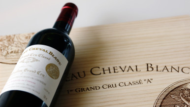 Wine makers take on counterfeiters