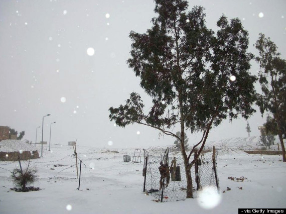 http://www.huffingtonpost.co.uk/2013/12/13/snow-egypt-middle-east_n_4438571.html?utm_hp_ref=uk