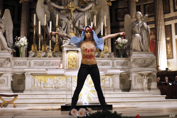 Le GRAND EXODE ... "l'Exode de soi" ! O-FEMEN-MADELEINE-570
