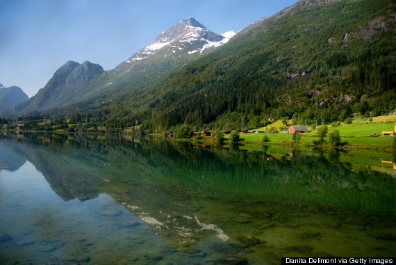 25 Reasons Norway Is The Greatest Place On Earth O-HORNINDAL-LAKE-570