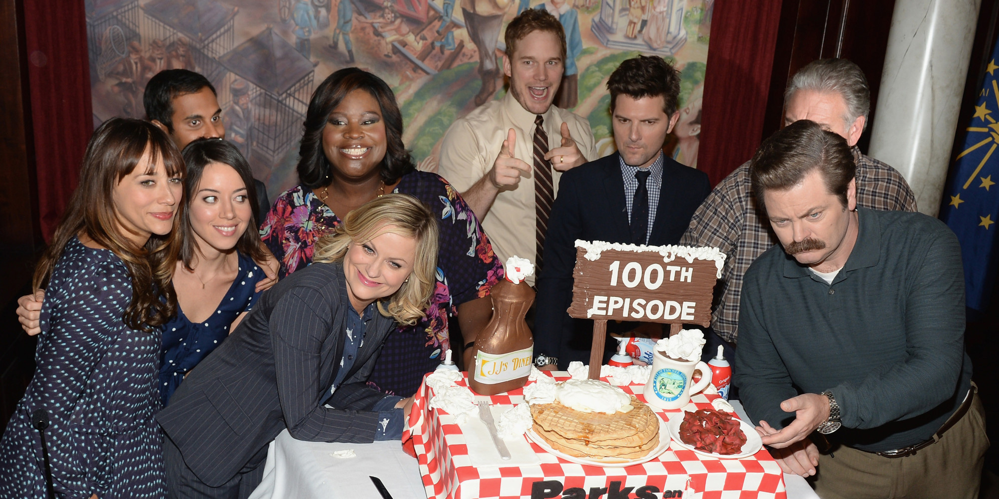Watch The 'Parks And Recreation' Cast Celebrate Their 100th Episode