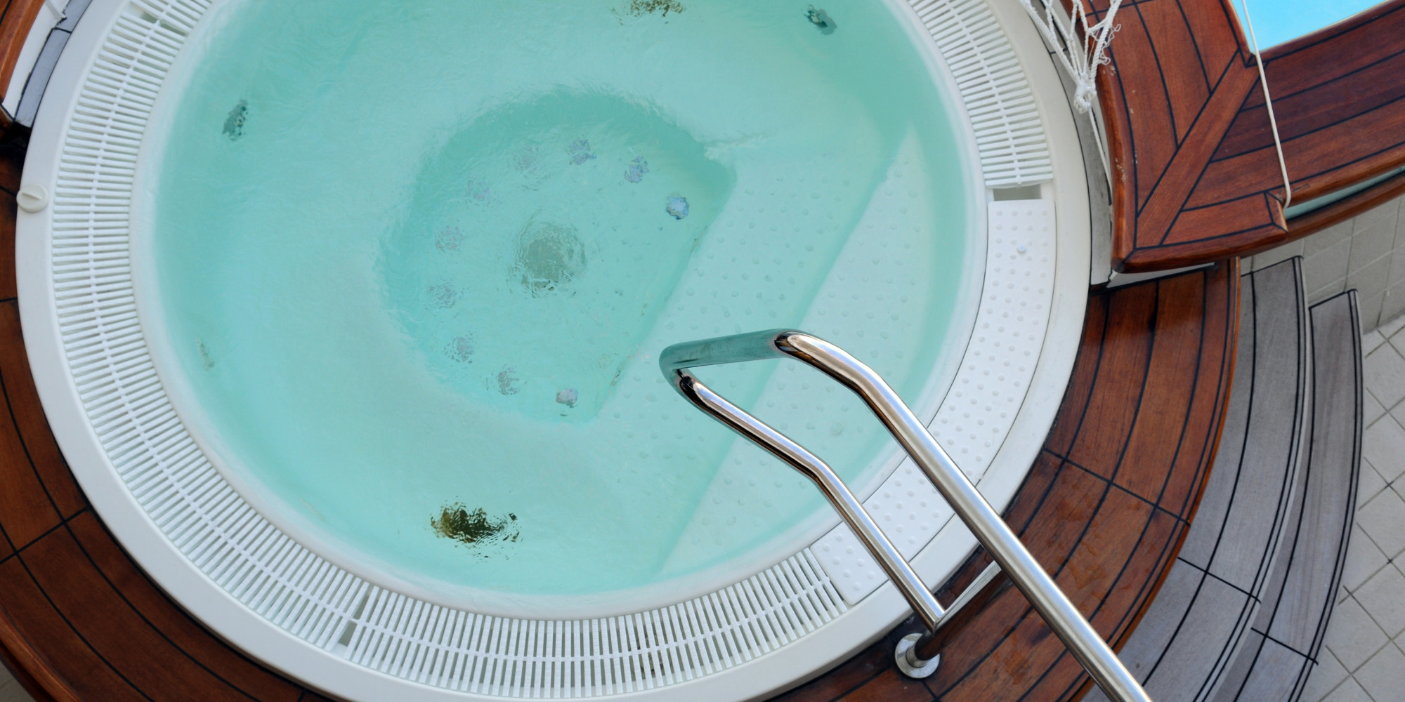 Hot Tubs, Spas Can Spread Disease In Winter