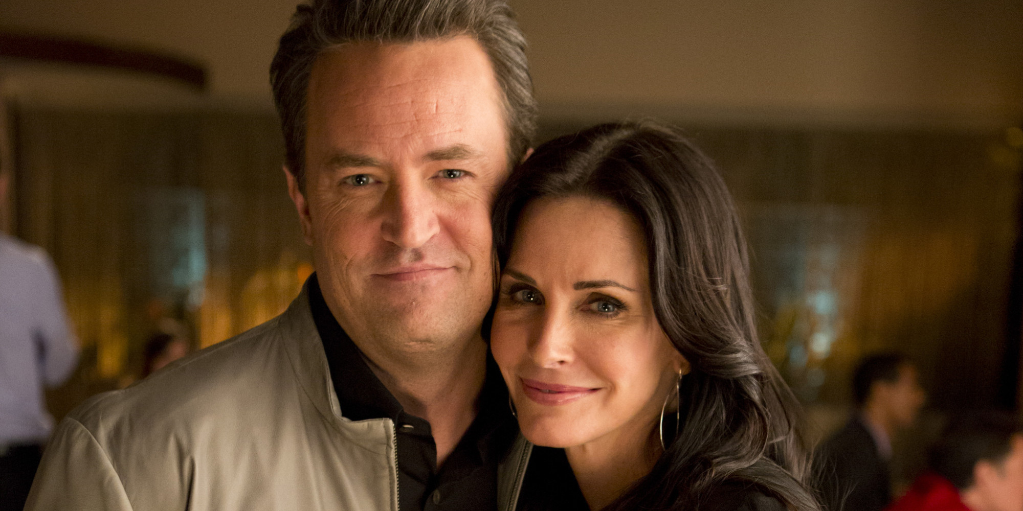 'Friends' Couple Matthew Perry And Courteney Cox Reunite On 'Cougar Town' (VIDEO ...