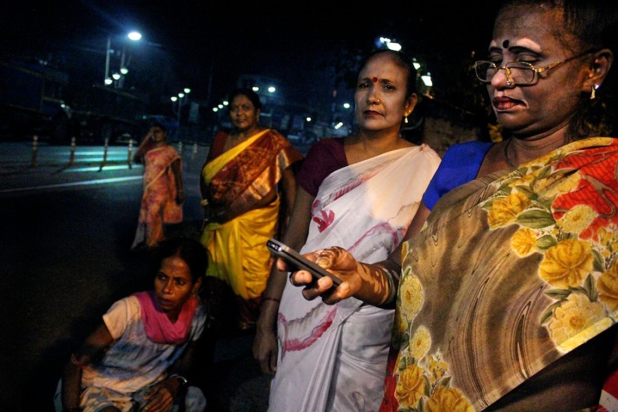 Jarring Photo Series Captures The Mothers And Daughters Of Kolkatas