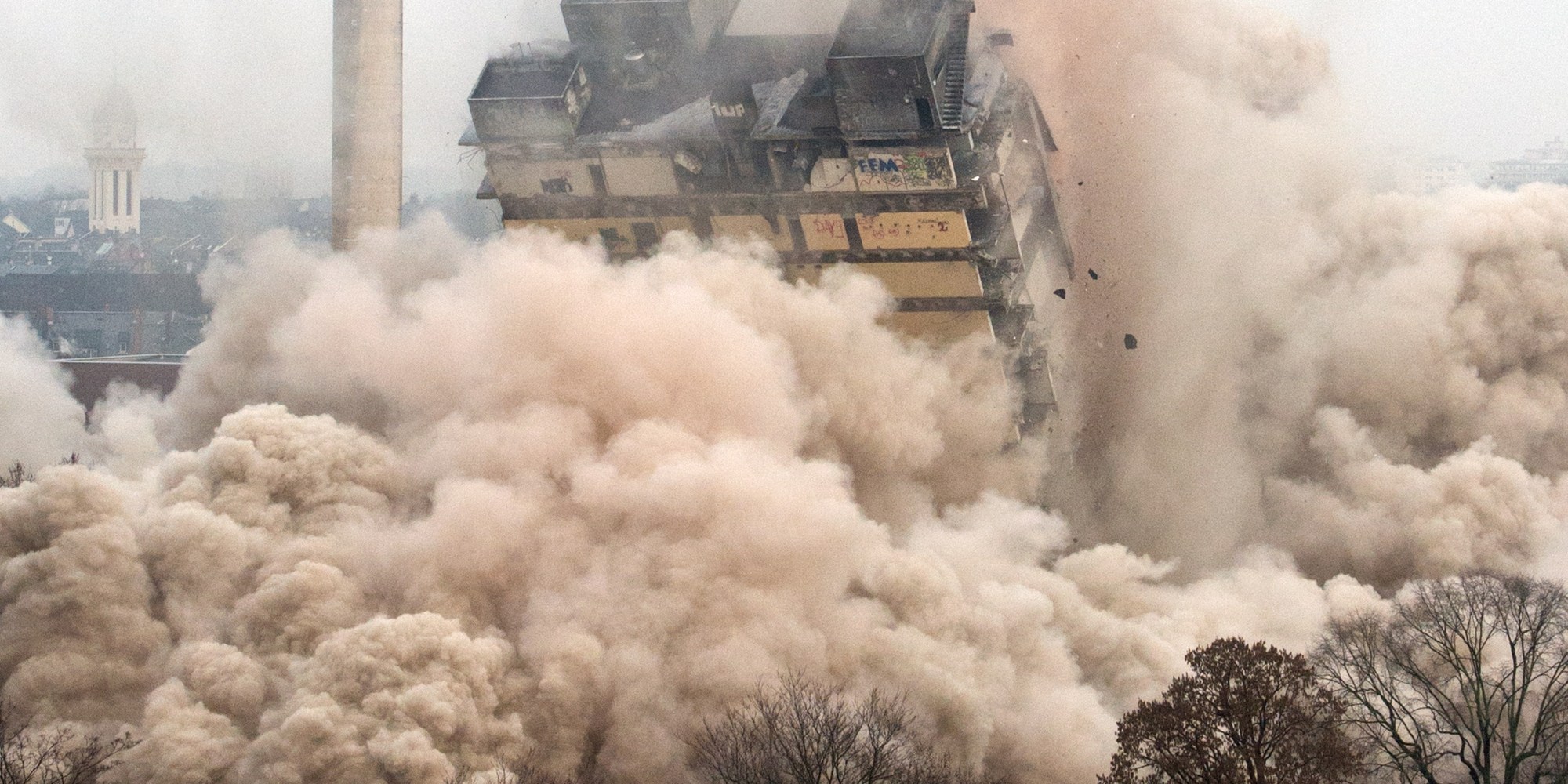 Frankfurt Tower Demolished In Seconds (VIDEO) | HuffPost