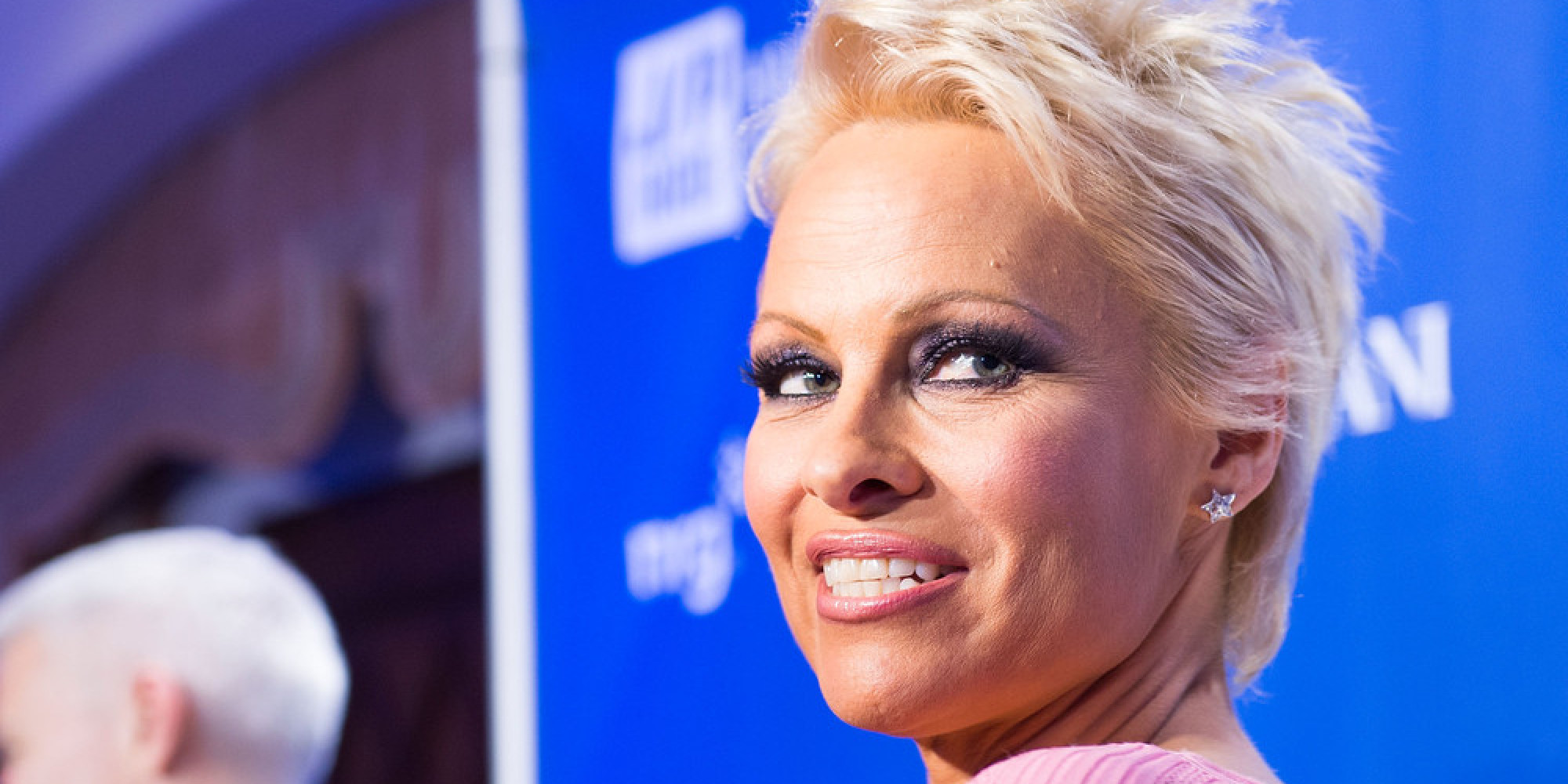 Pamela Anderson Strips Down For A Good Cause Huffpost