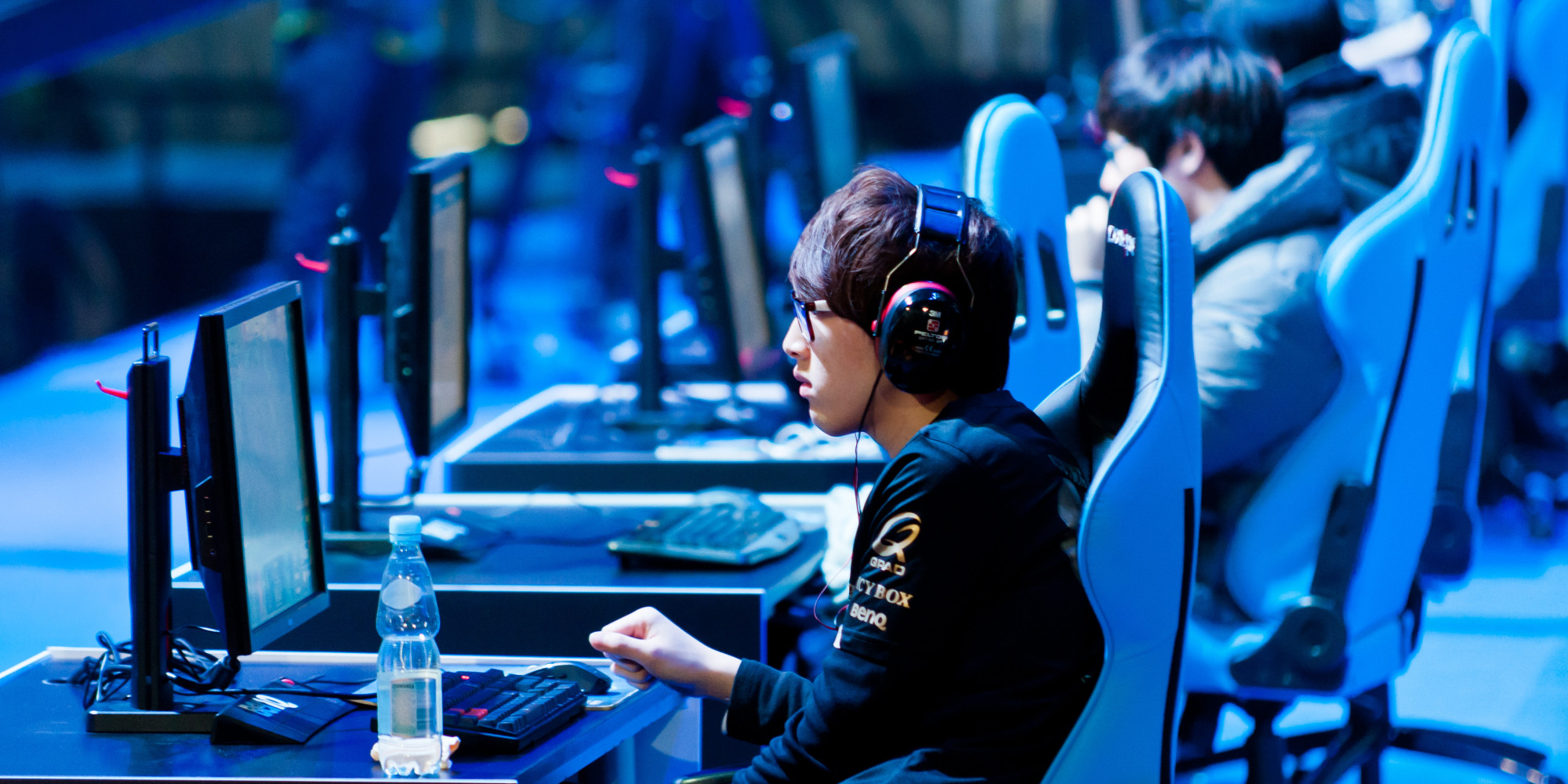 online gamer online gamer
