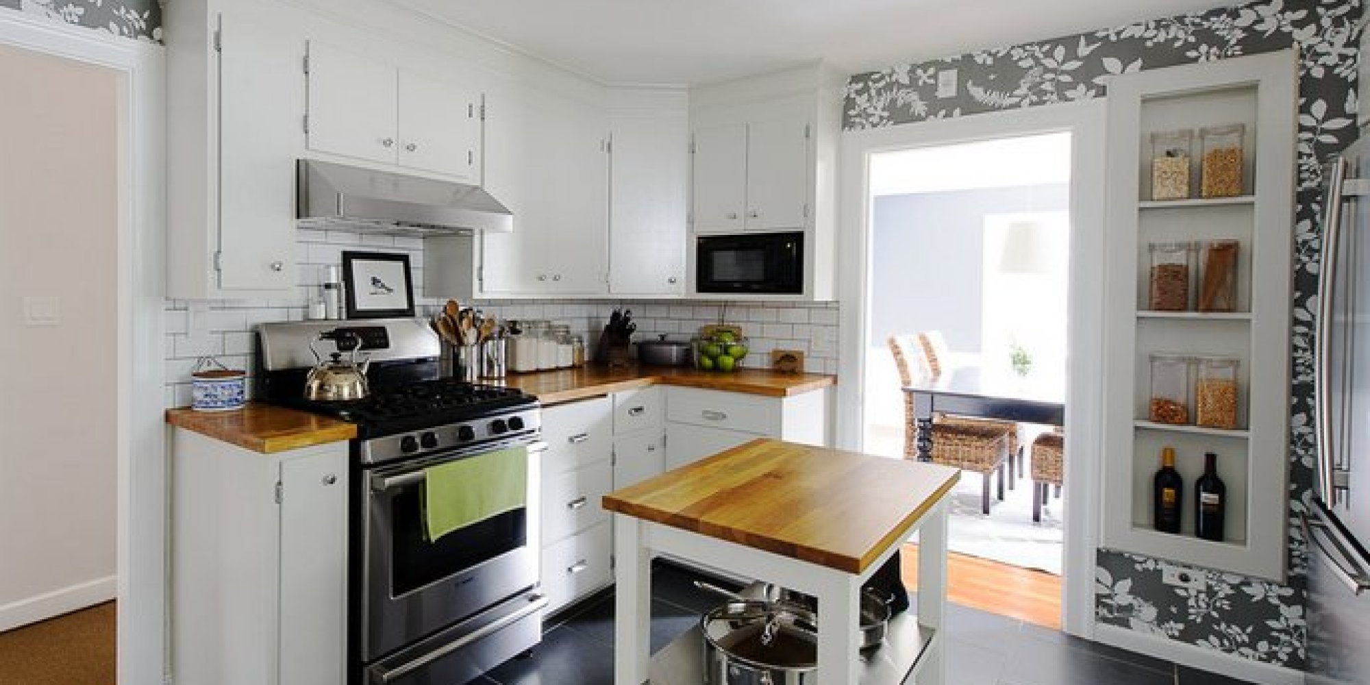 inexpensive lighting above kitchen cabinet