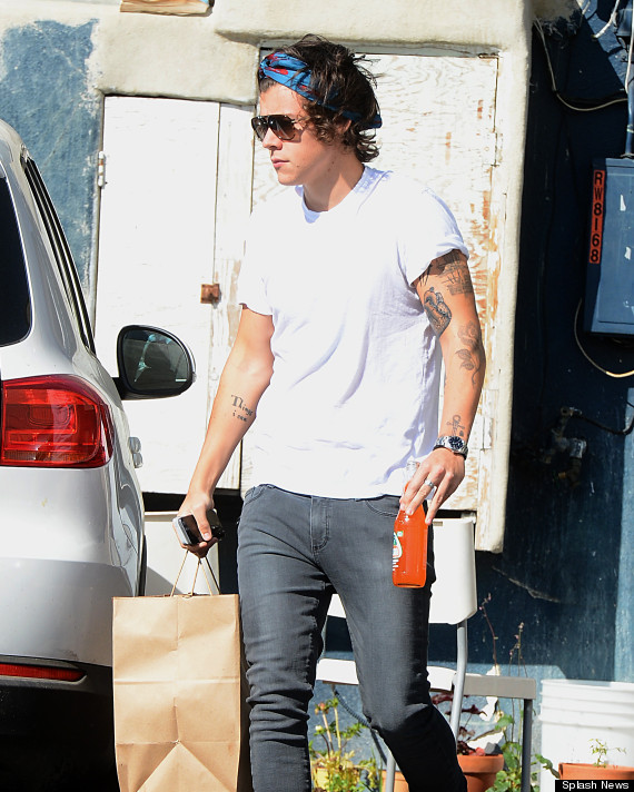 harry styles tattoos one direction star debuts new heart inking harry styles tattoos one direction star debuts new heart inking