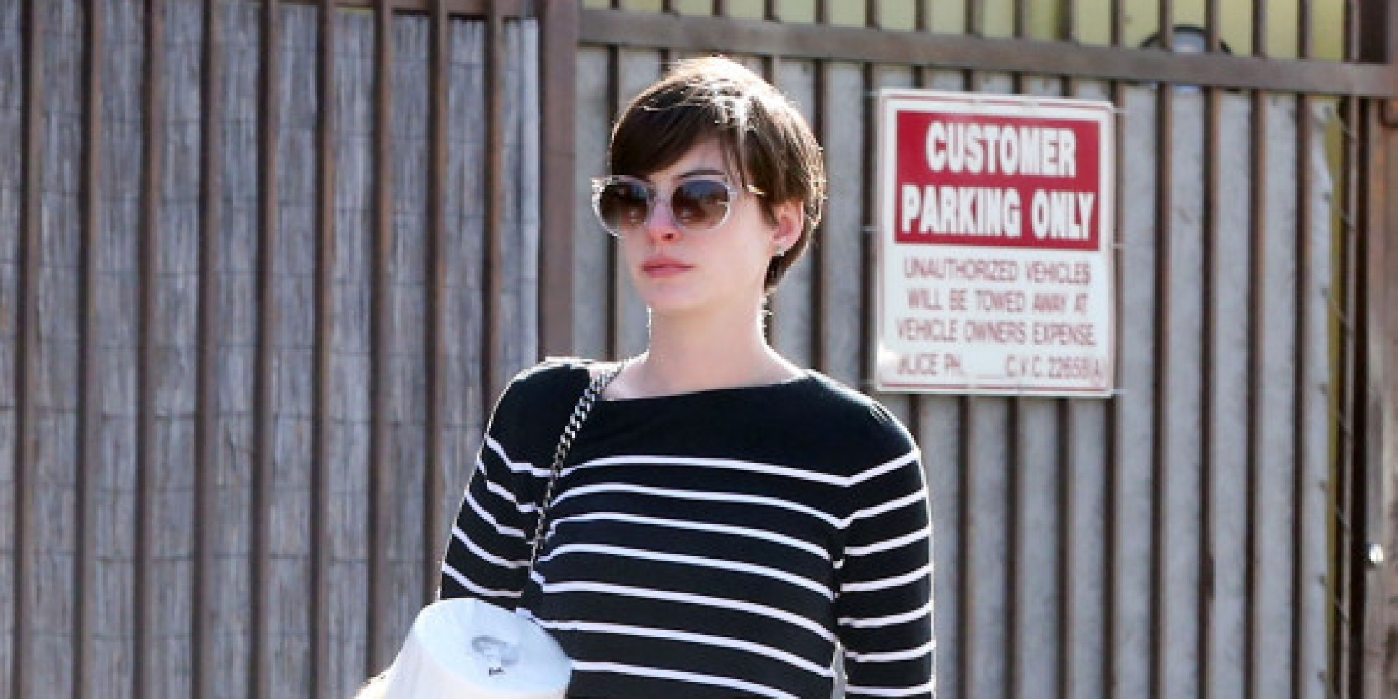 Anne Hathaway Without Makeup Actress Looks FreshFaced As She Runs