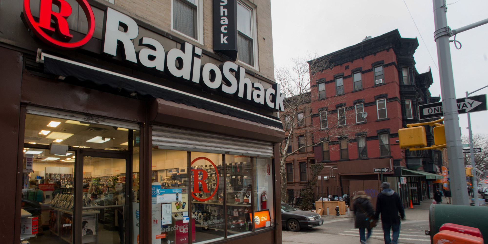 RadioShack To Close Up To 1,100 Stores HuffPost