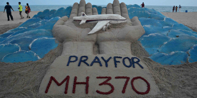 Malaysians Pray For Missing Flight 370 To Aid International Search