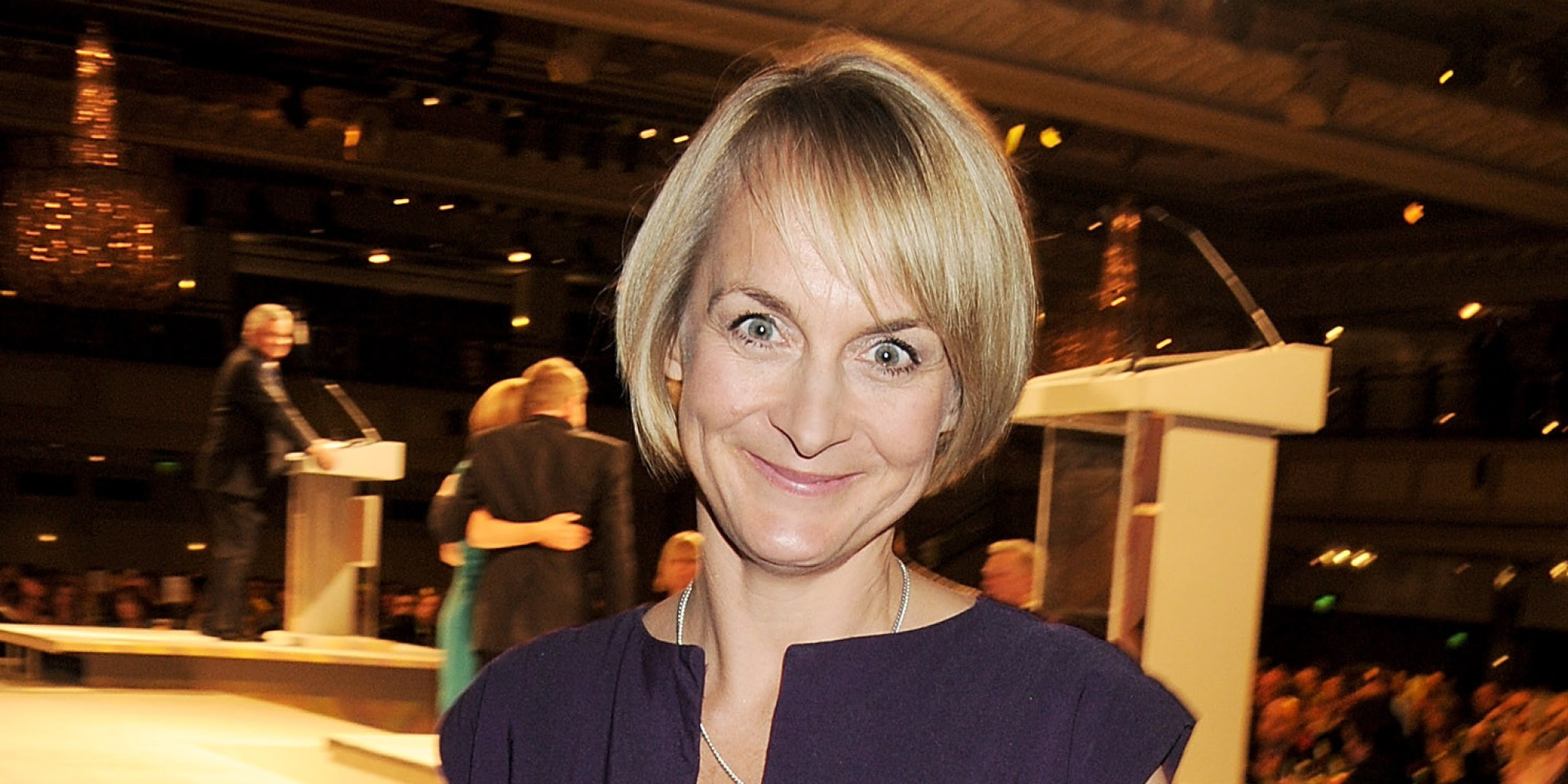 http://i.huffpost.com/gen/1681291/images/o-LOUISE-MINCHIN-facebook.jpg