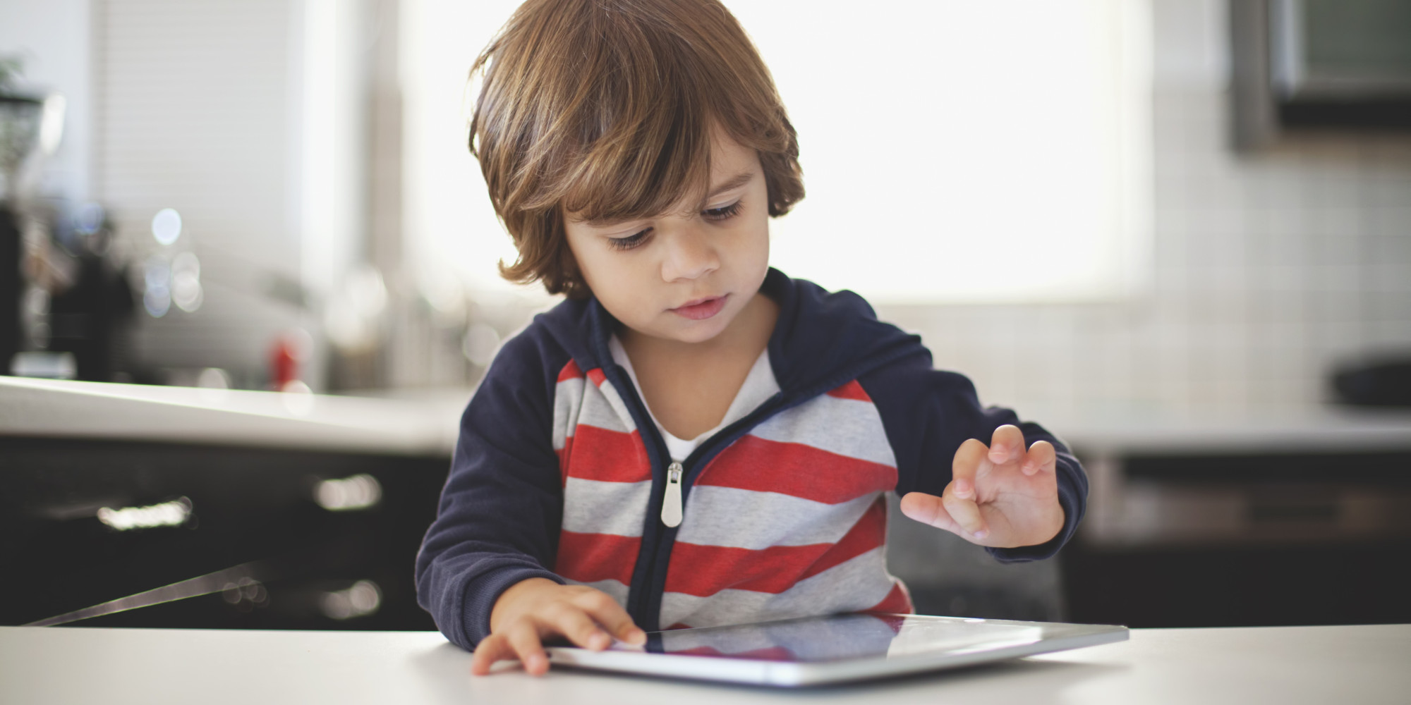 Kids' Screen Time May Affect Their Well-Being (STUDY) | HuffPost