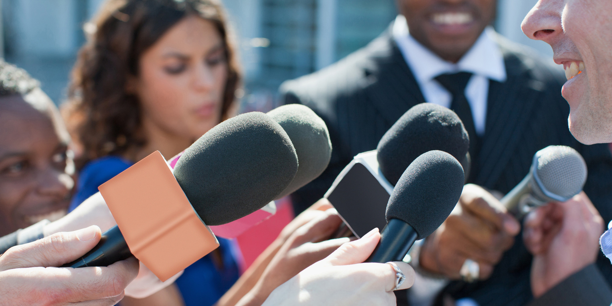 How To Speak As A News Reporter