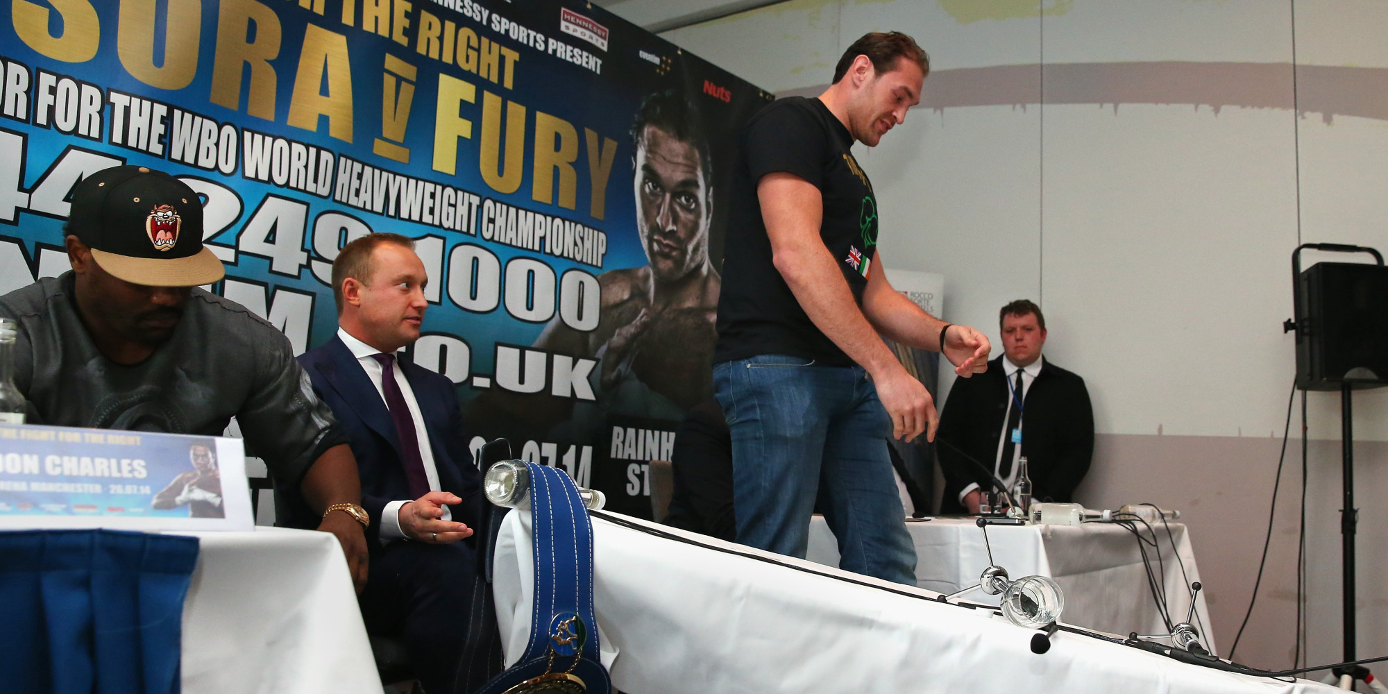 Tyson Fury Pushes Over Table At Dereck Chisora Press Conference (VIDEO)2000 x 1000
