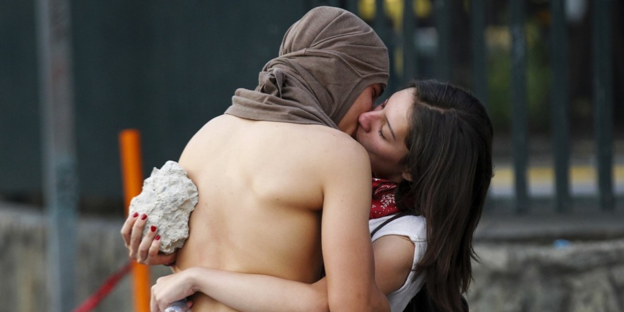 Risultati immagini per IL BACIO DI CARACAS