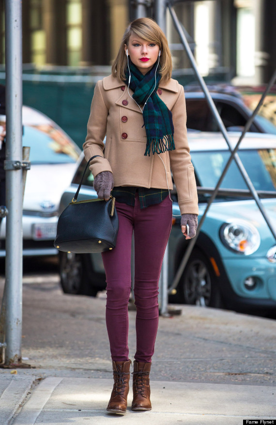 Taylor Swift Wears Skinny Jeans And Boots While Strolling In Nyc Huffpost 