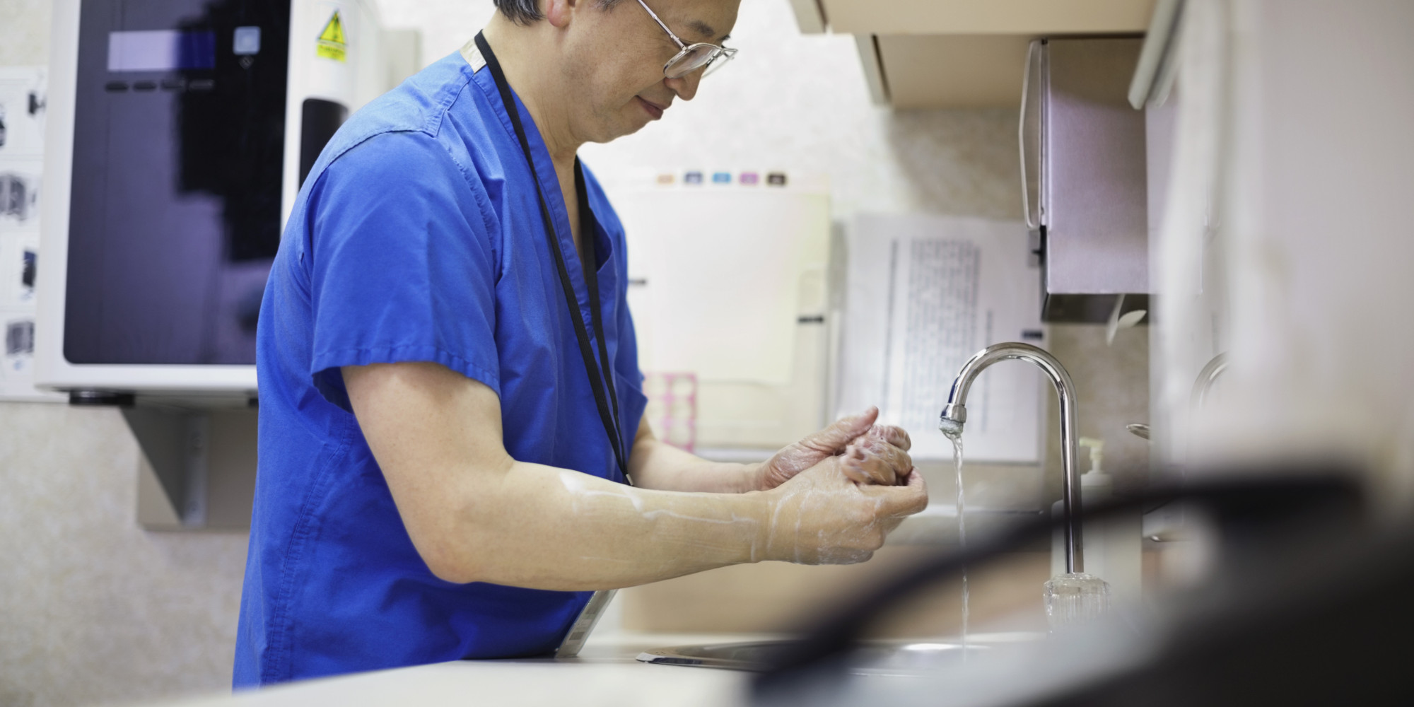 When Doctors Know Patients Are Watching, Are They More Likely To Wash