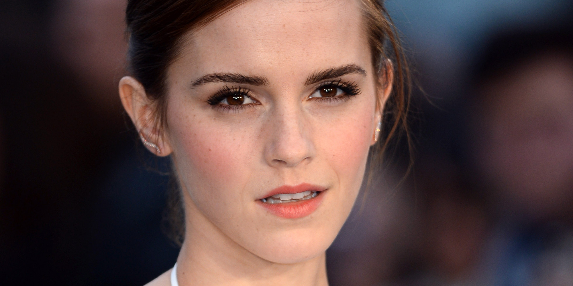 Emma Watson Opens Up About Why She Won T Date Anyone Famous Huffpost